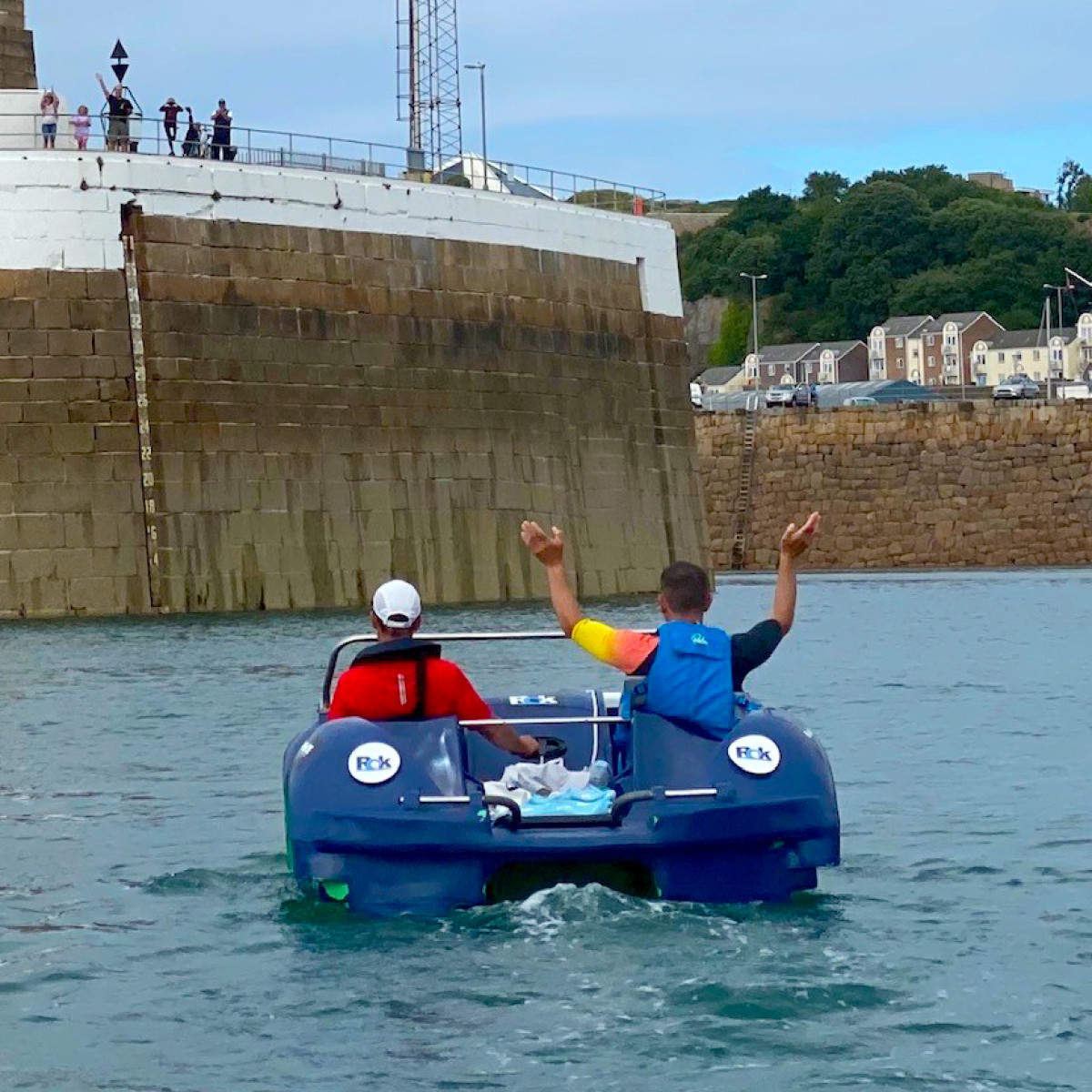 Rok team braves waves for Headway