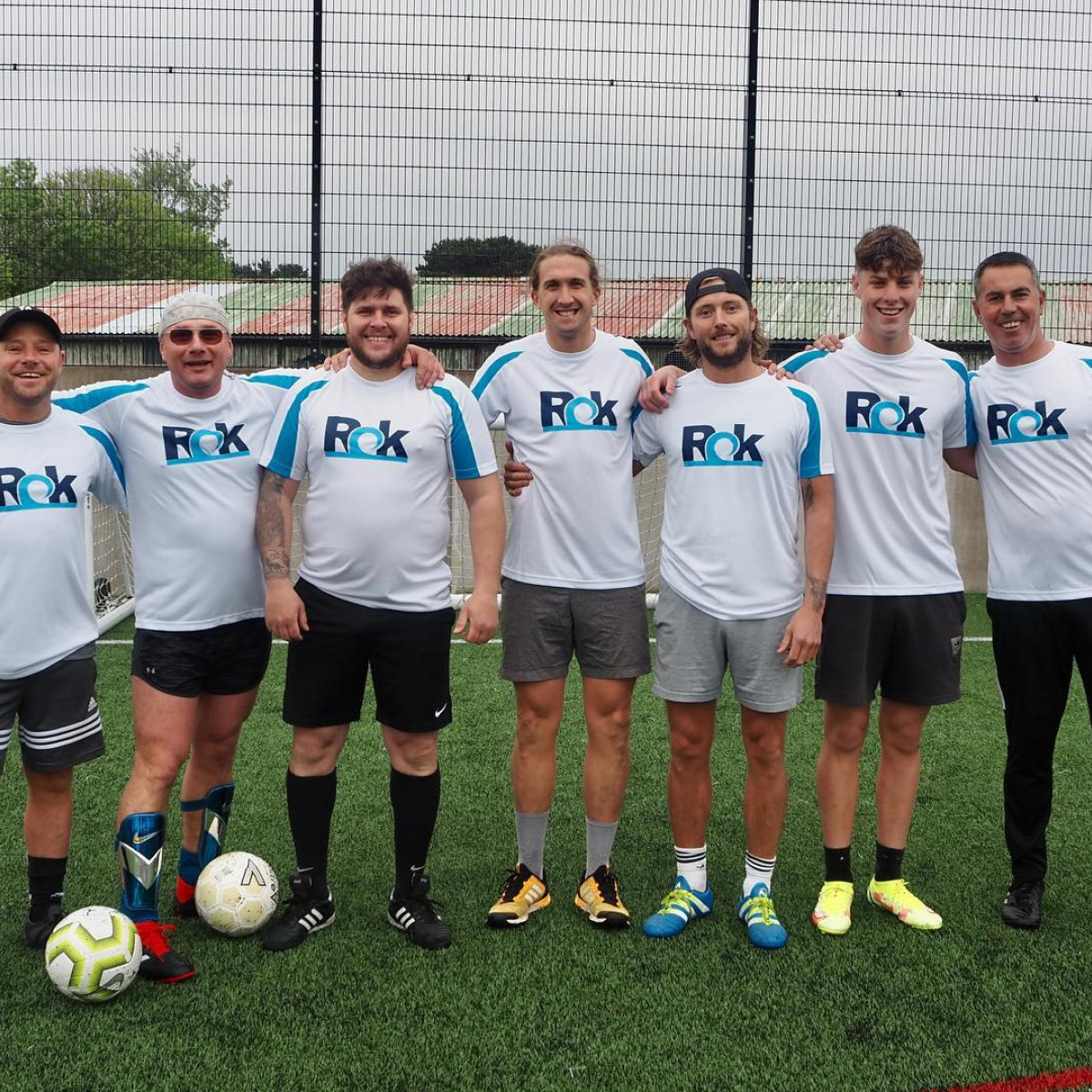 Kick on for Les Amis